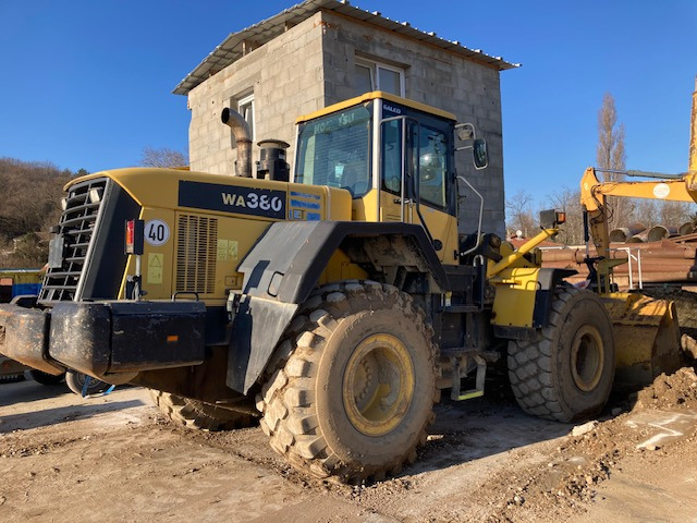 Wiellader CHARGEUSE SUR PNEUS KOMATSU WA 380-5H