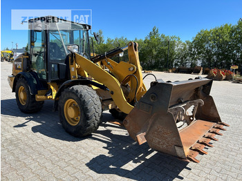 Wiellader Cat 906M