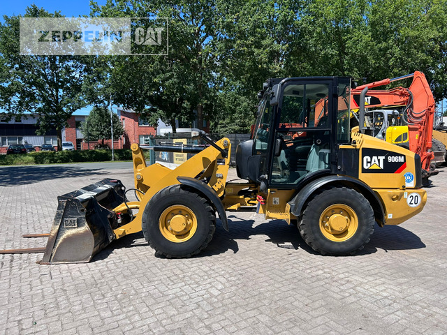 Wiellader Cat 906M