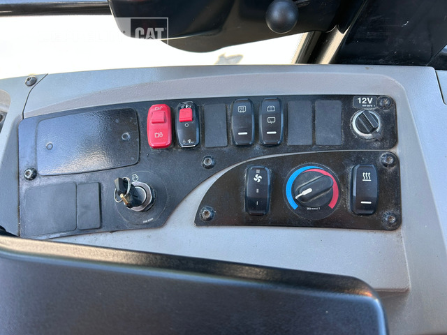 Wiellader Cat 906M