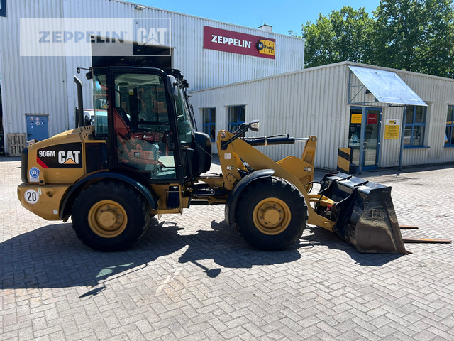 Wiellader Cat 906M