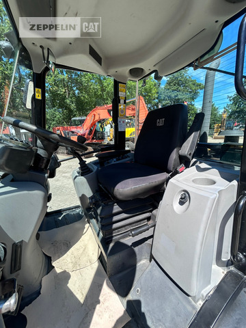 Wiellader Cat 906M