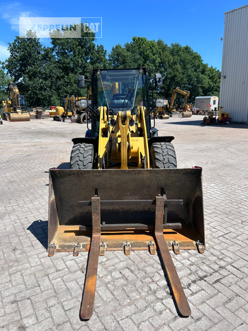 Wiellader Cat 906M