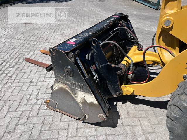 Wiellader Cat 906M
