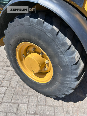 Wiellader Cat 906M