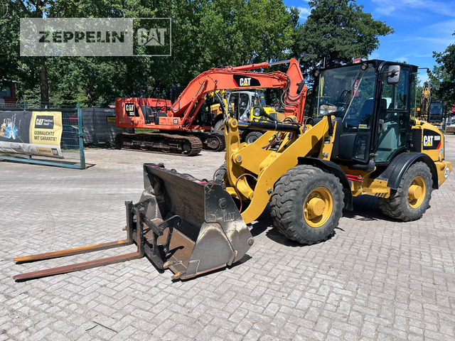 Wiellader Cat 906M