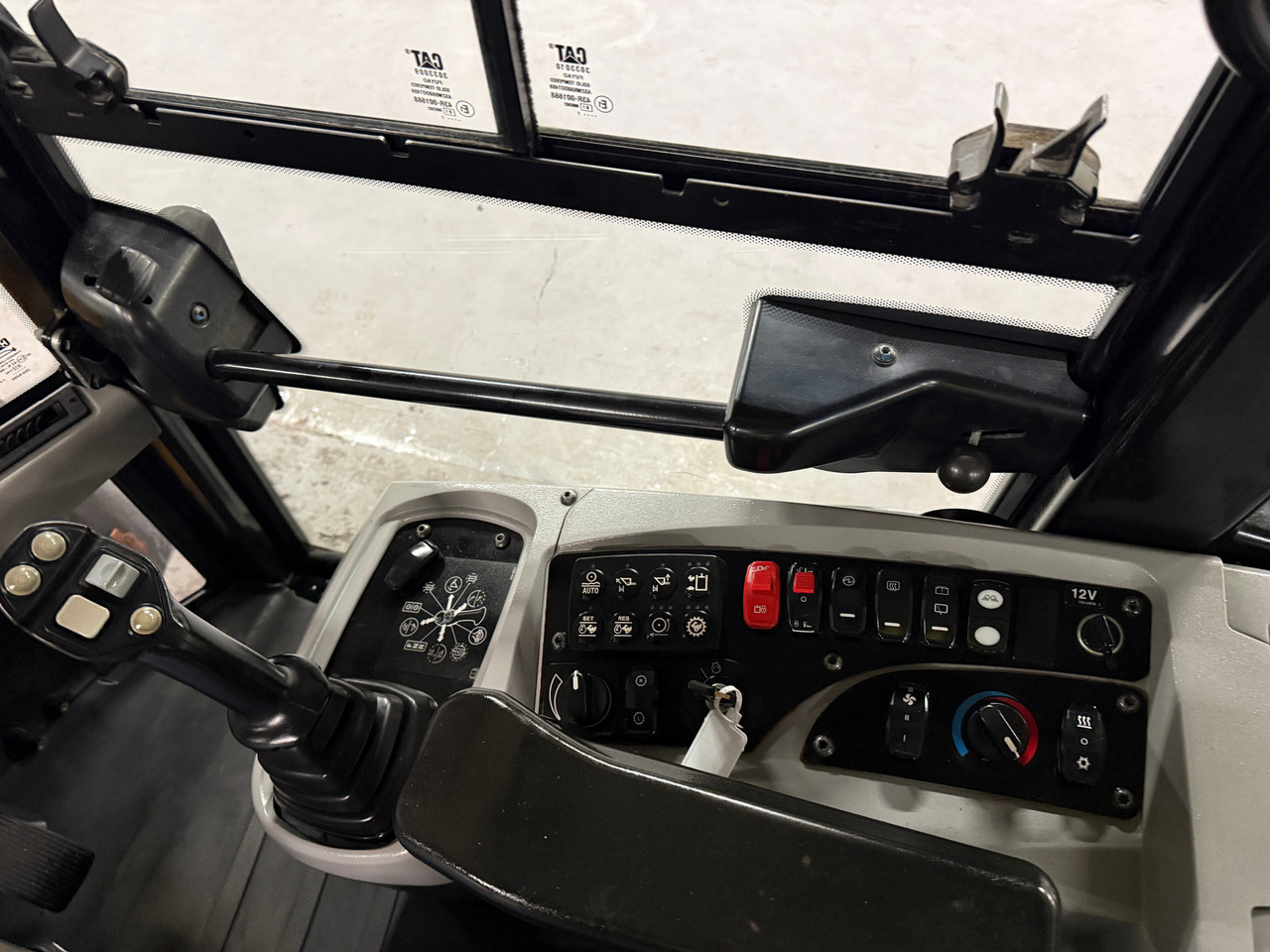 Wiellader Cat 906M High Flow, 40 km/t med skuff og plog # TIL LEIE#