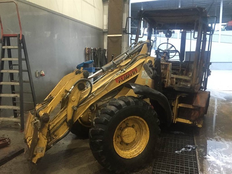 Wiellader Cat 906  (For parts)