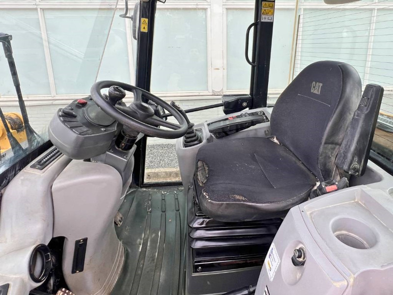 Wiellader Cat 906 M     2016