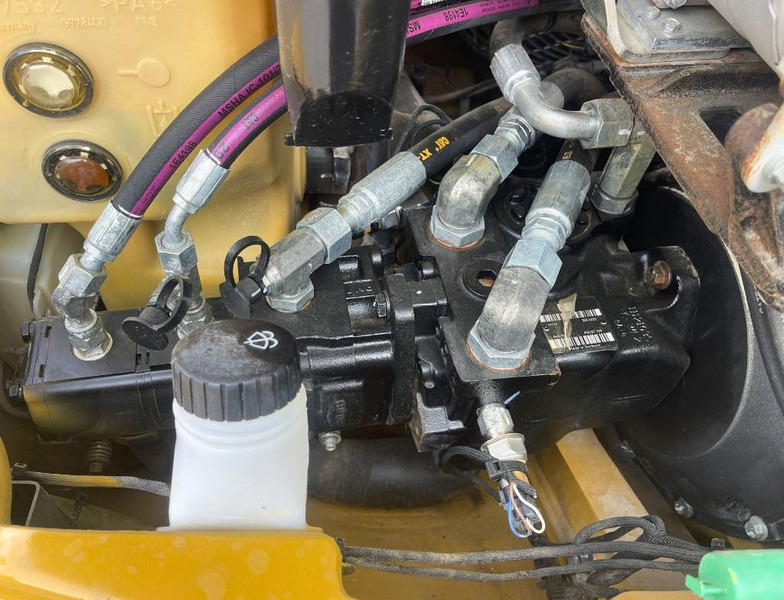 Wiellader Cat 906 M    2018