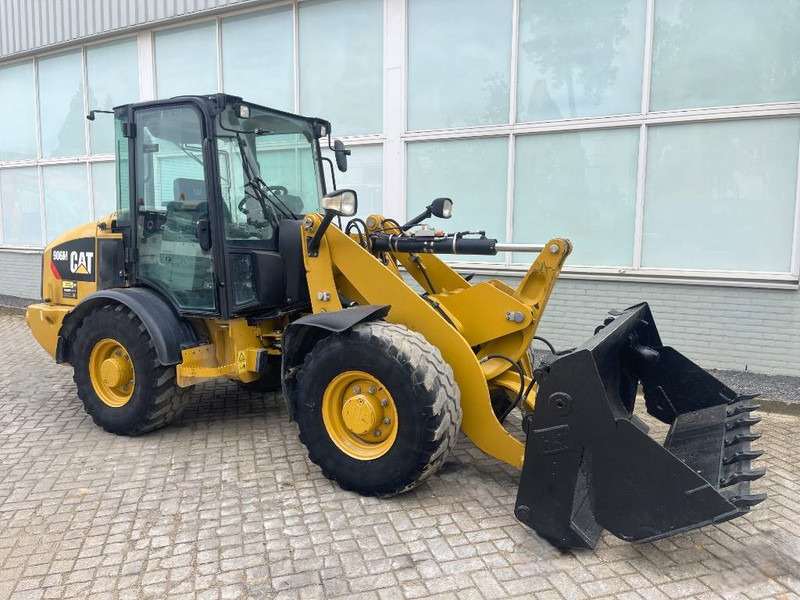 Wiellader Cat 906 M    2018