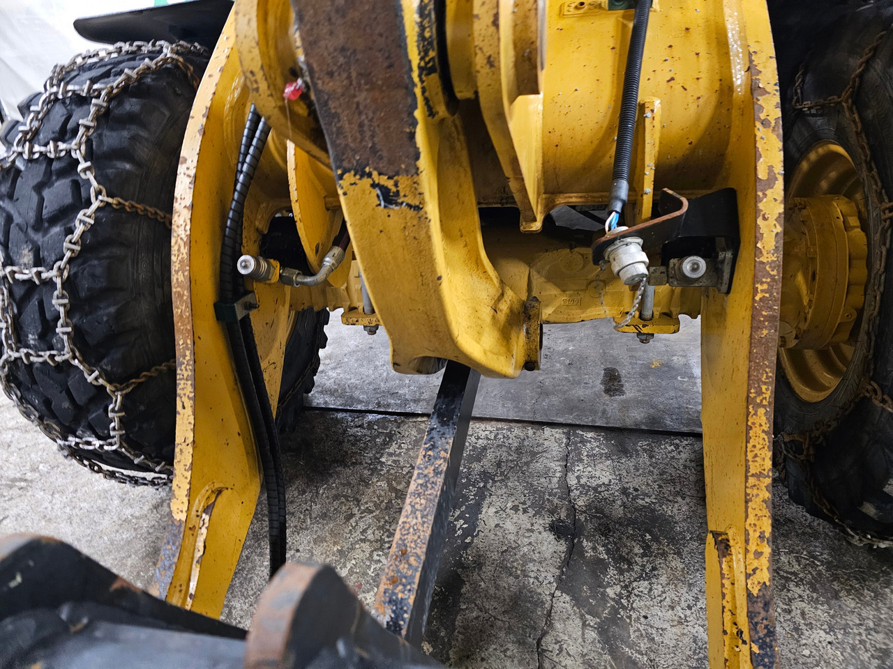 Wiellader Cat 908M