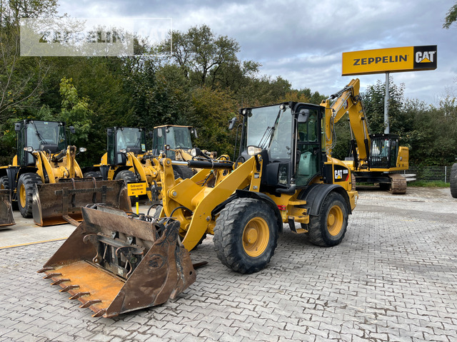 Wiellader Cat 908M