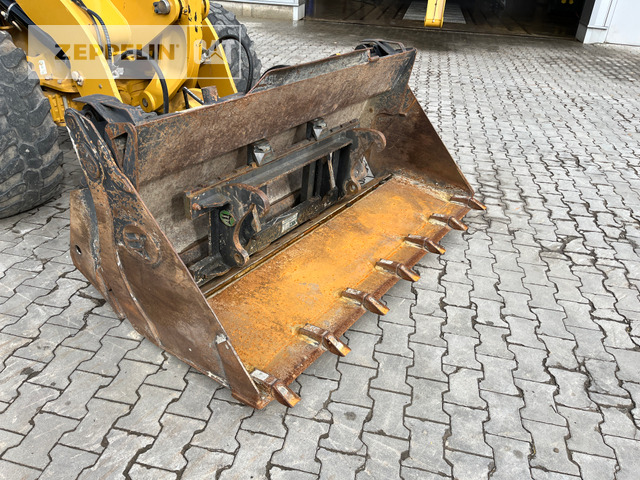 Wiellader Cat 908M