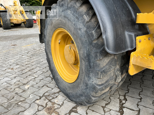 Wiellader Cat 908M