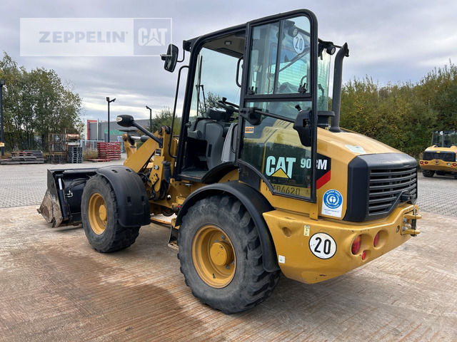 Wiellader Cat 908M