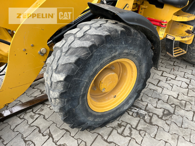 Wiellader Cat 908M