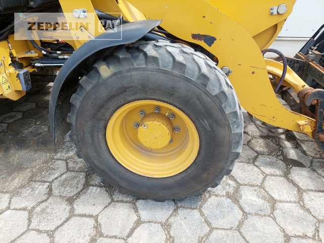 Wiellader Cat 908M