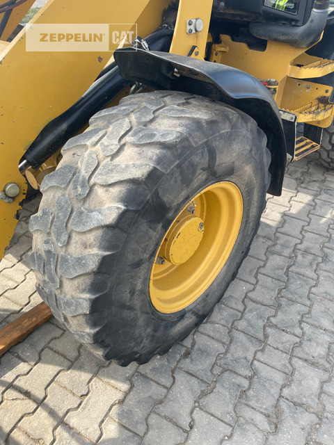 Wiellader Cat 908M