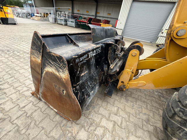 Wiellader Cat 918M