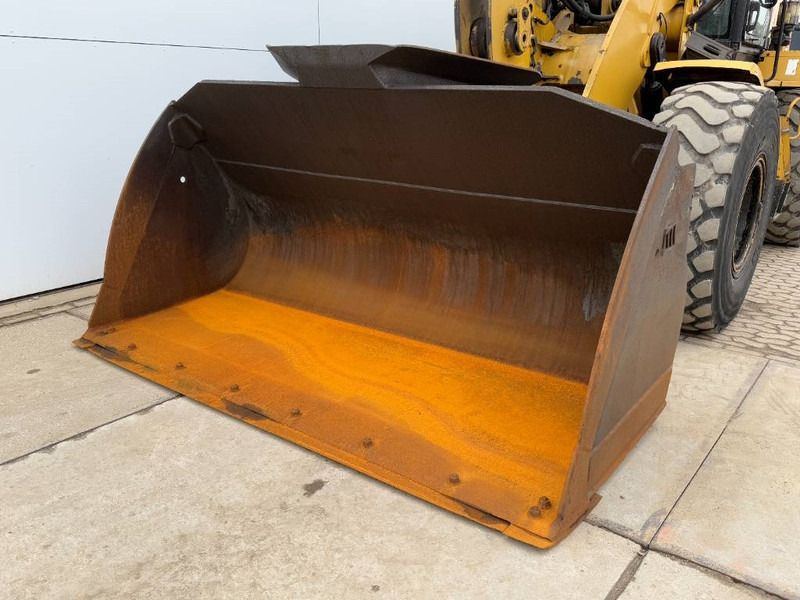 Wiellader Cat 938K - German German / Backup Camera