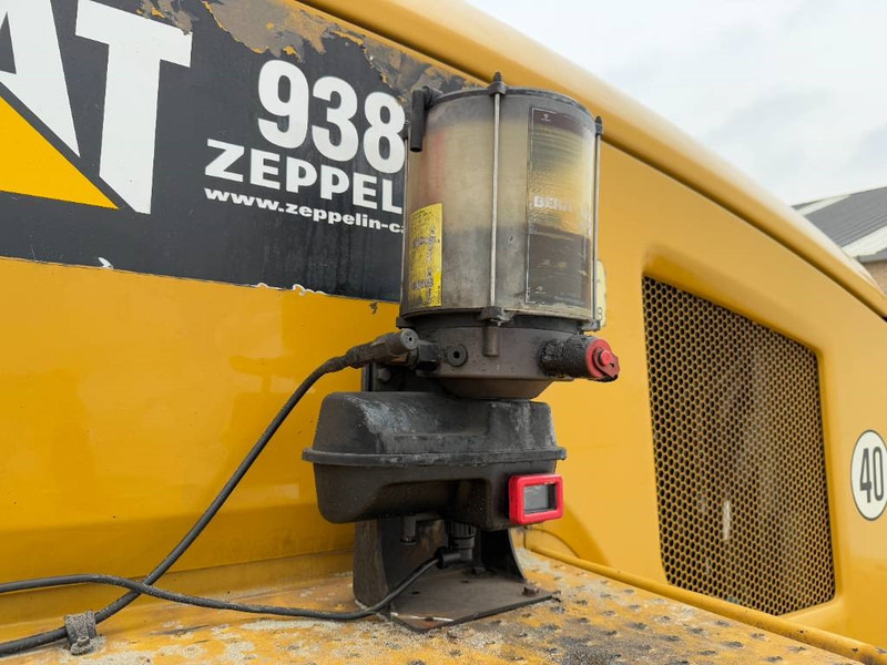 Wiellader Cat 938K - German German / Backup Camera