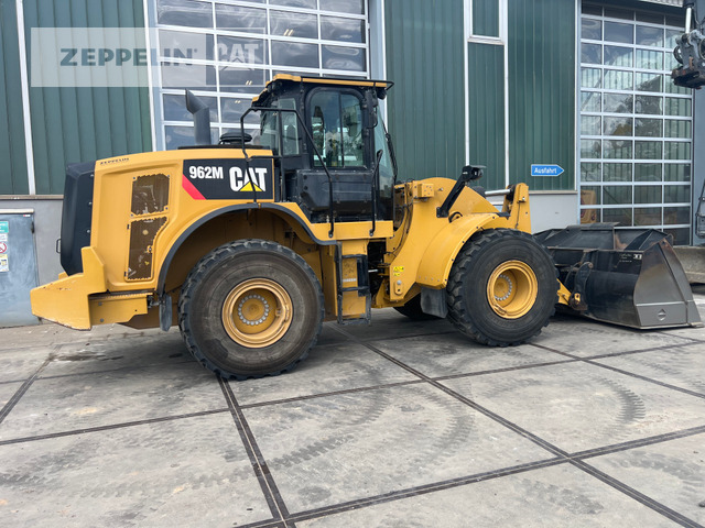 Wiellader Cat 962M