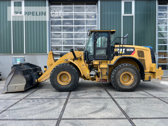 Wiellader Cat 962M