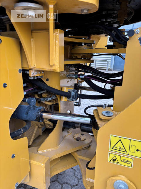 Wiellader Cat 962M
