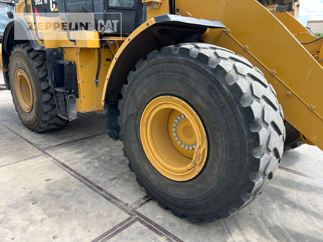 Wiellader Cat 962M