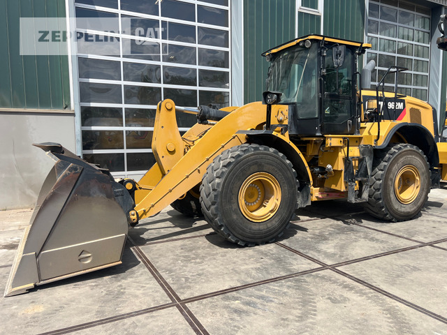 Wiellader Cat 962M
