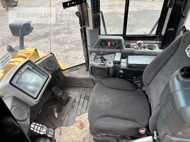 Wiellader Cat 966KXE