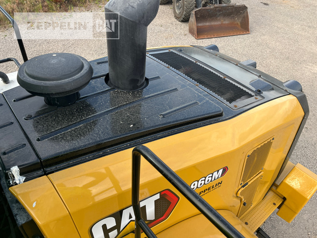 Wiellader Cat 966M