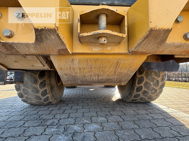 Wiellader Cat 966M