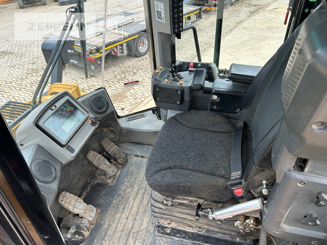 Wiellader Cat 966M