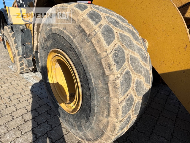 Wiellader Cat 966M