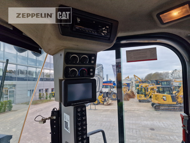 Wiellader Cat 966M