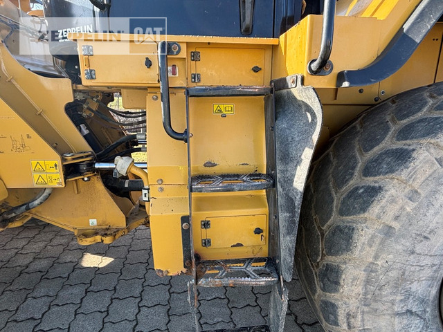 Wiellader Cat 966M