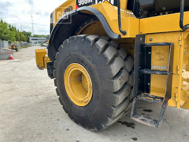 Wiellader Cat 966M