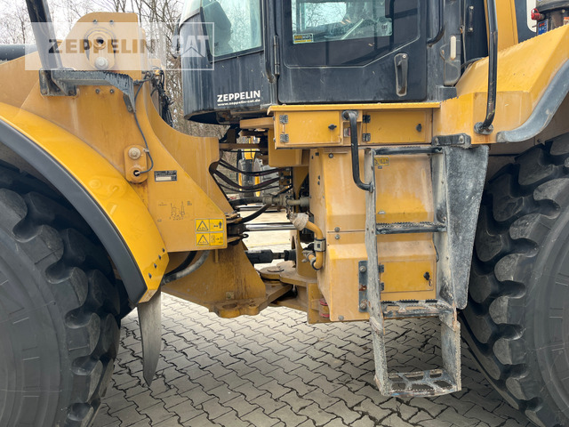 Wiellader Cat 966M