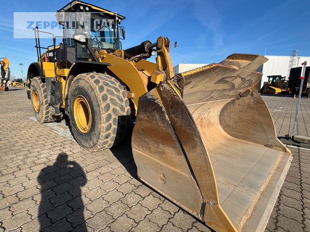Wiellader Cat 966M