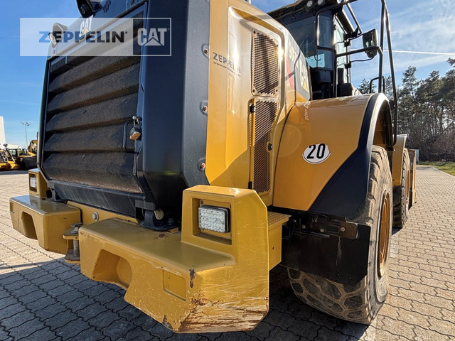 Wiellader Cat 966M