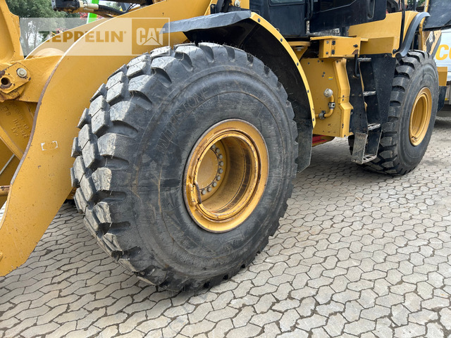 Wiellader Cat 966M