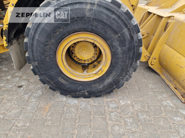 Wiellader Cat 966M