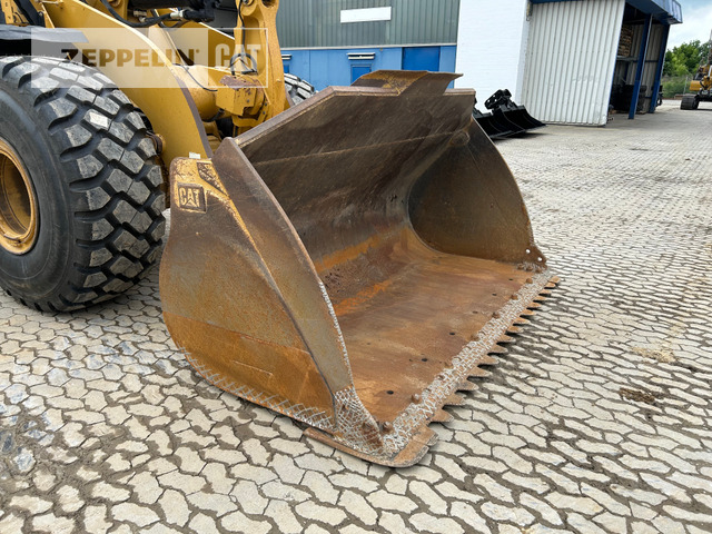 Wiellader Cat 966M