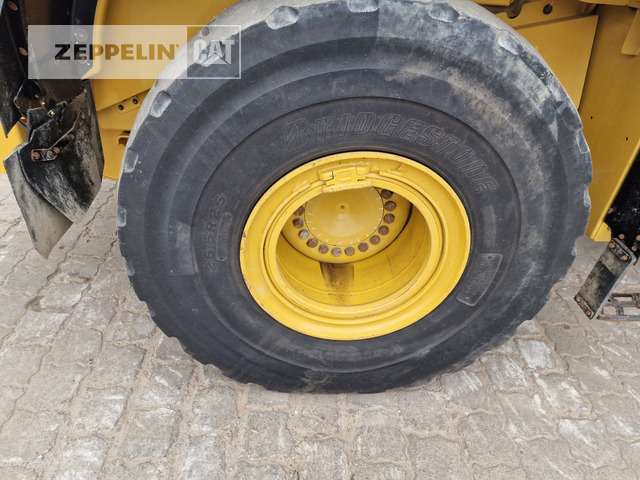 Wiellader Cat 966M