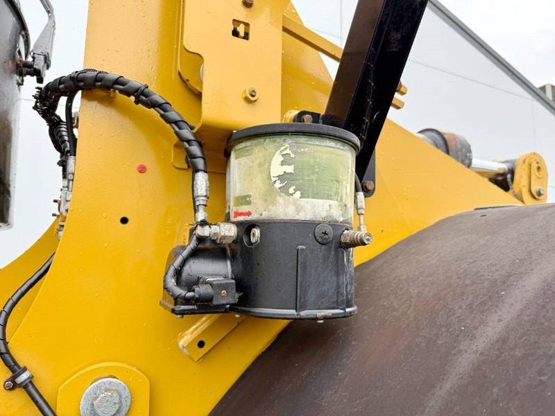 Wiellader Cat 966M - Dutch Machine / 3rd Function
