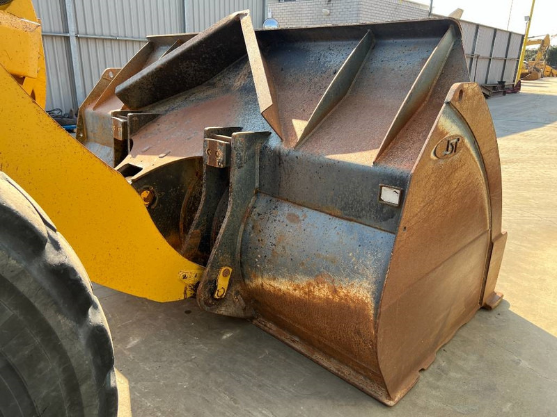 Wiellader Cat 972M
