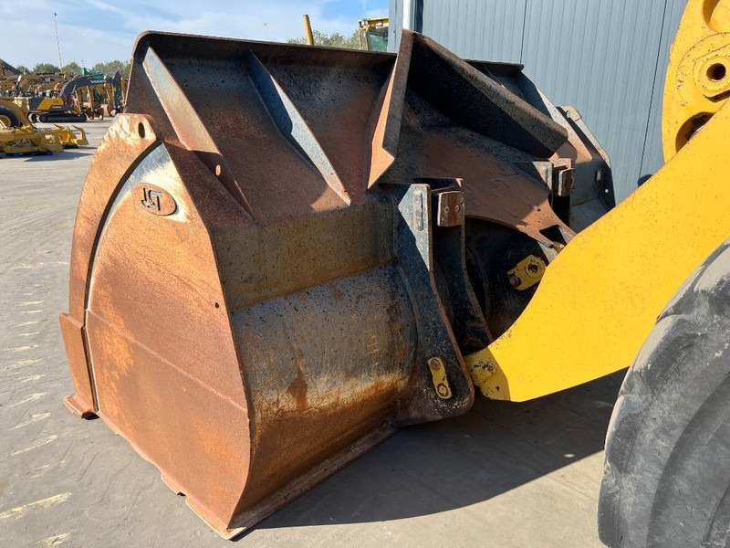 Wiellader Cat 972M