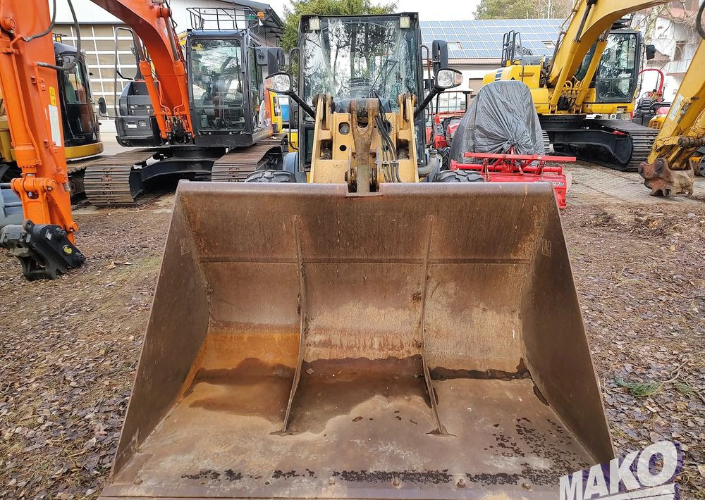 Wiellader Caterpillar 906M